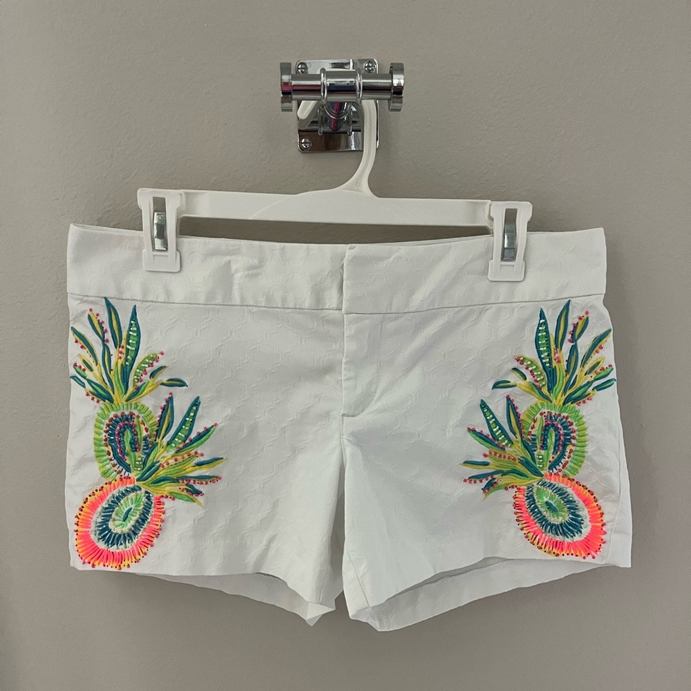 Lilly Pulitzer white Beaded shorts Sz 4